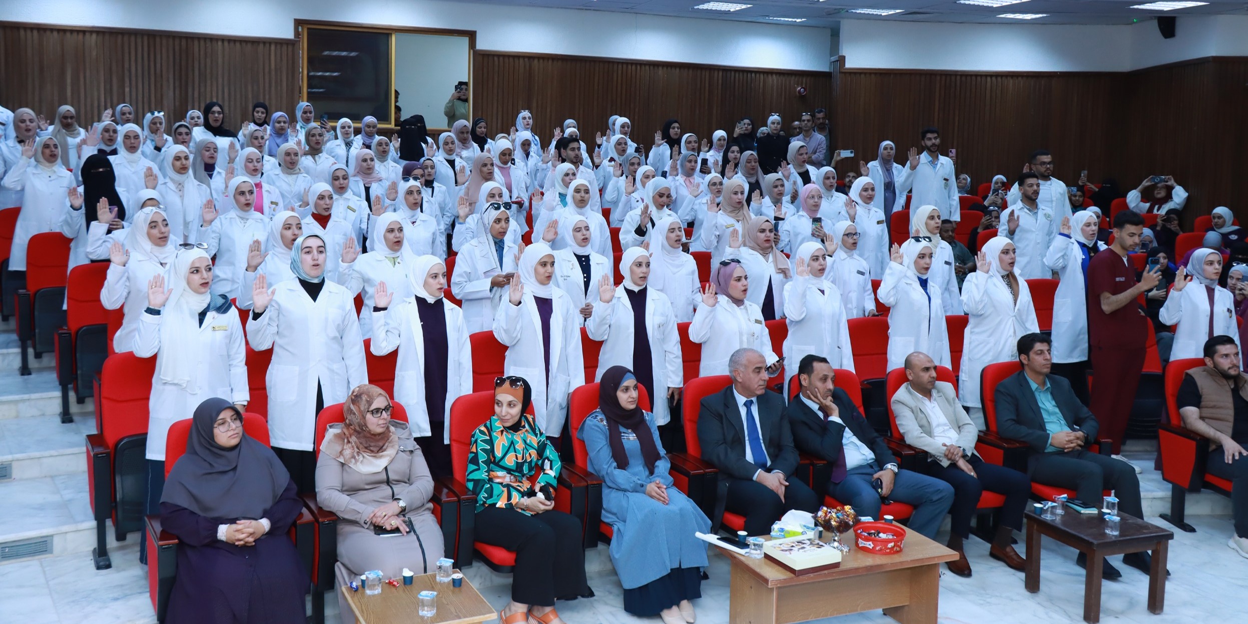  حفل أداء القسم القانوني لطلبة كلية الاميرة عائشة بنت الحسين للتمريض والعلوم الصحية بجامعة الحسين بن طلال